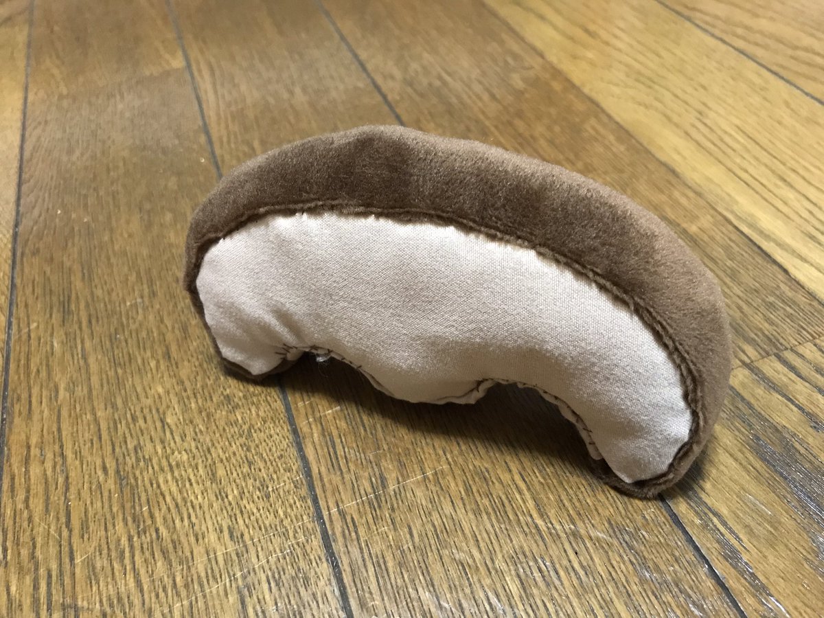 頑張って作ったしいたけのぬいぐるみを見てほしい 