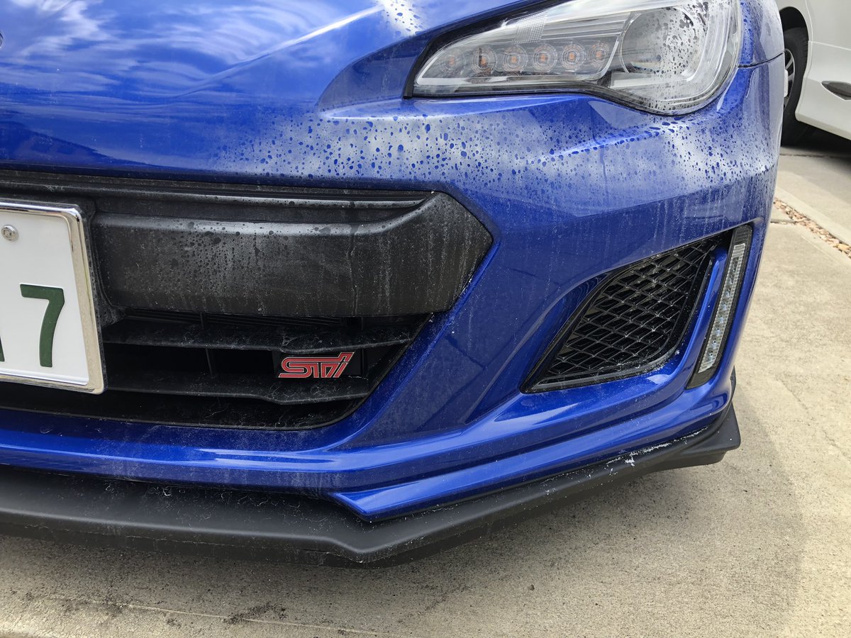   昨日の20時〜今日10時の間に白のスプレーでやられました