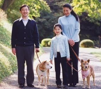 新天皇家ずっと雑種の保護犬・保護猫を飼ってこられてるから、令和では保護犬・保護猫を迎えるのを選択肢に入れることがふつうになっていくといいな 個体によるけど雑種は純血種より病気しにくいっていうメリットもあるし 