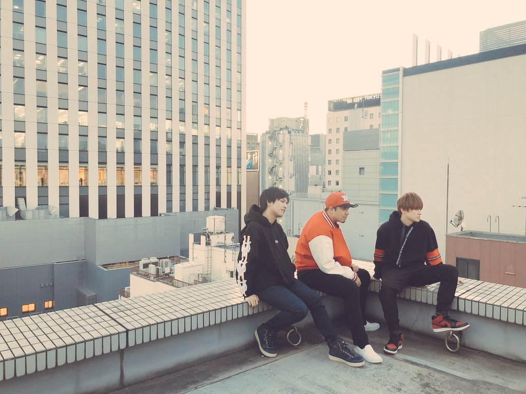 おはようございます !!! 発売中の雑誌『BRUTUS』にて ヒプノシスマイク池袋ディビジョン Buster Bros!!! 山田三郎役の声優として インタビューと写真を撮って頂けました !!! ブクロ3人でたくさん話しましたよ!!! ぜひよろしくお願いします!!! #ヒプマイ #バスタブ #brutus