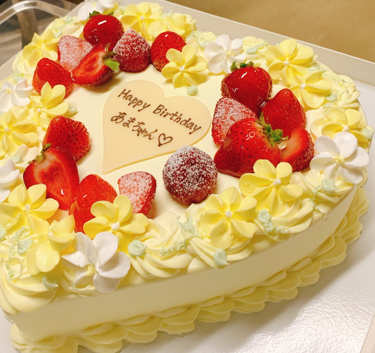 #Kiss_of_Party 心の底から楽しかったです‼️ この8人で本当に良かったと思える 最高のライブでした サプライズで誕生日も祝って頂き 有難うございました😭 (プレゼントもあとで貰ったよぉ✨) これからも引き続き、2ユニットの応援よろしくお願いします‼️ #あんスタ ♡ またみんなで感想話したい❗️