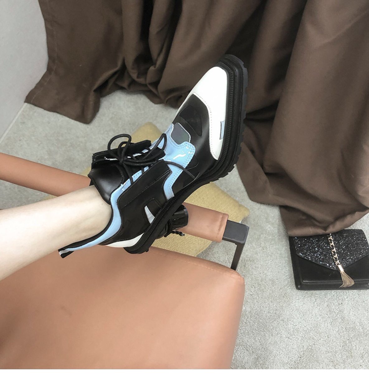 スニーカーのハイヒールかわいいな〜〜 