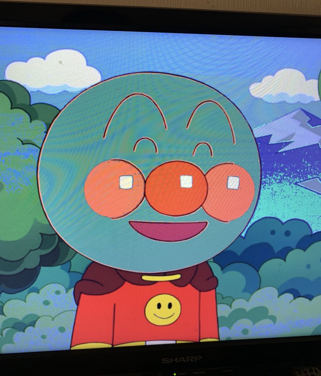 うちの台所のテレビ調子悪くてアンパンマンカビてるんだけど(  ˙-˙  ) 