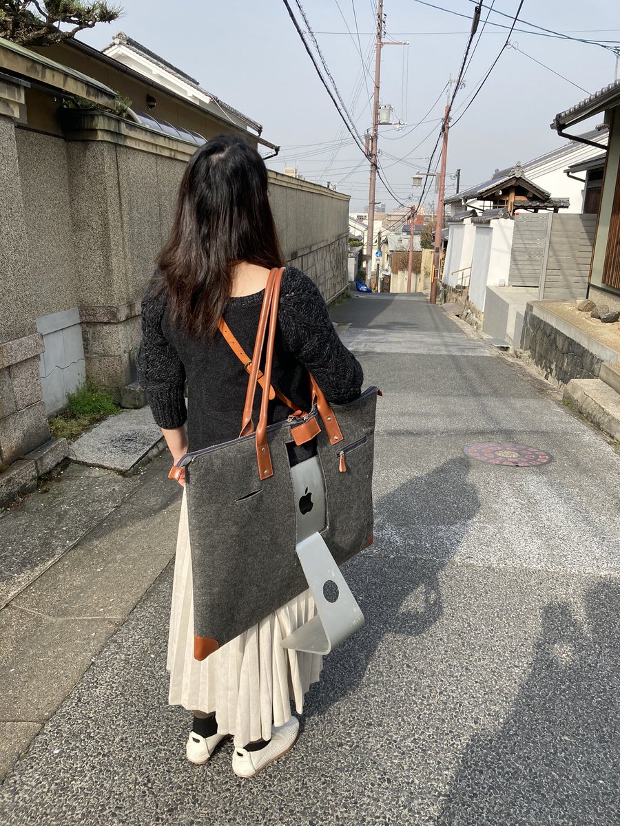 メインのデスクトップを持ち歩くのもどうかと思うけど、このバッグは優秀だと思う