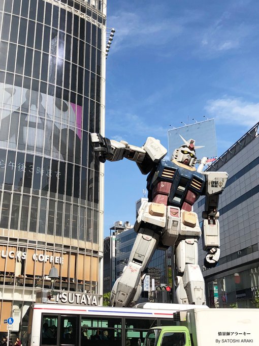 #俺たちもガンダムで行く 1/144スケールのガンダムのプラモデル(RG シリーズ)を、実際の東京の風景に合成した『TOKYO GUNDAM』という写真シリーズ