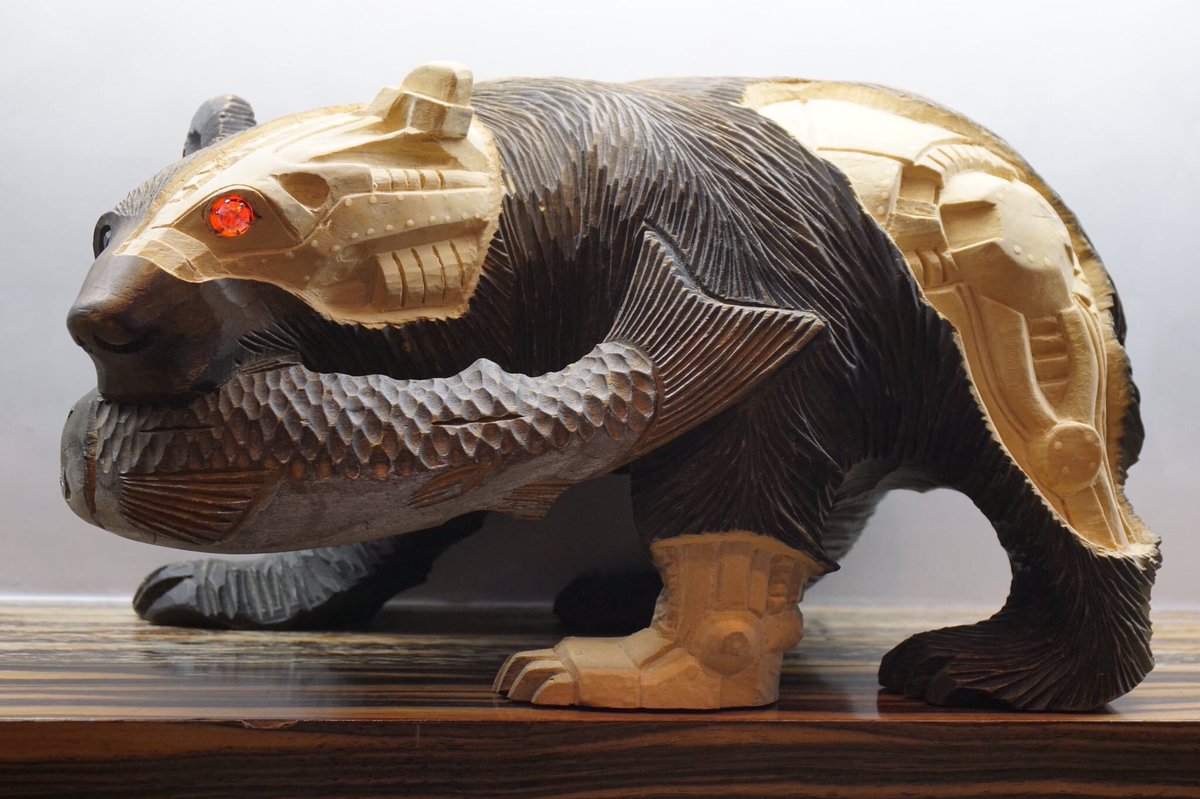 薄型テレビの普及によってクマの置物の存続が危ぶまれてます