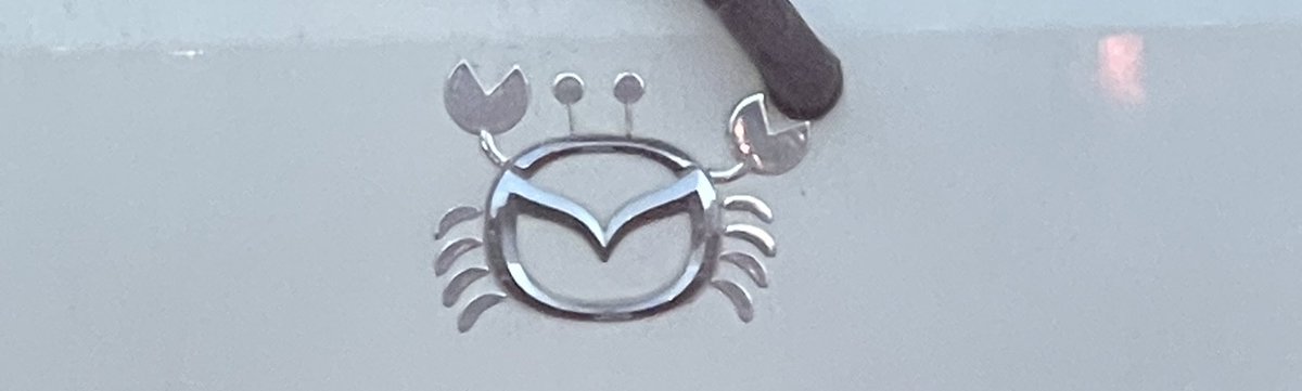 MAZDAのエンブレムをカニにしてる人初めて見た🦀可愛い🦀 