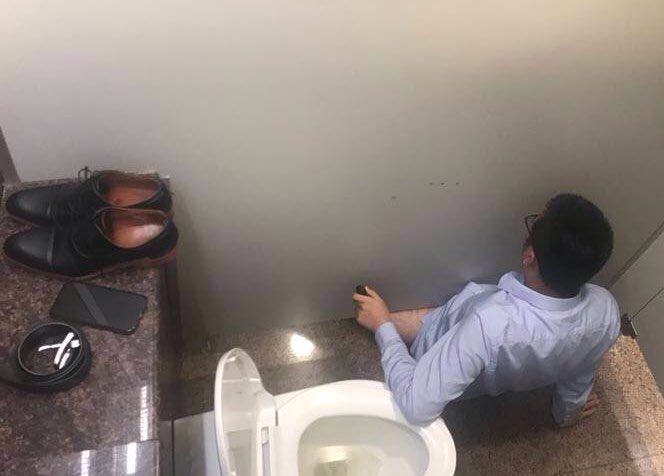 あぁっ」ってうめき声聞こえてくるから覗いてみたらこれ