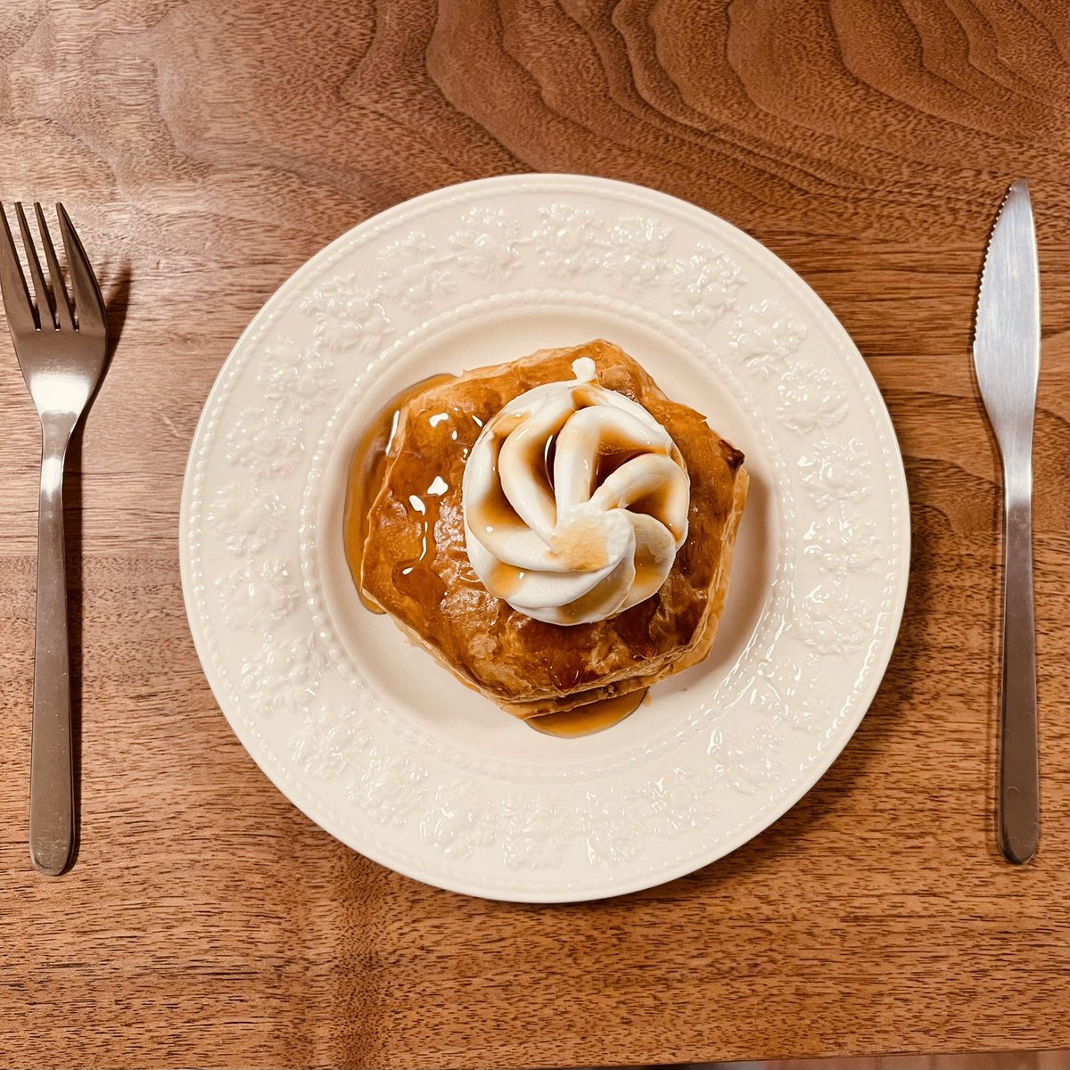 「パイの実みたいなデニッシュ」の正しい食べ方のひとつです