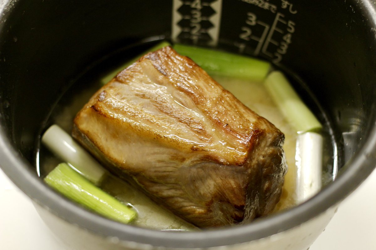 シンガポールライスの要領で豚ロースブロックで作ったら、ガッツリ美味しかった‼️  シンガポールならぬ【シンガポークライス】って名付けます🐖💨 