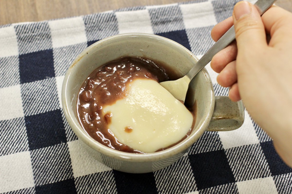 3分でできる最高の和おやつ…‼️  「とろっとろ豆腐もち」  その名の通り、半分豆腐でできているなで罪悪感もだいぶ薄い🤫笑  冷やしても、時間が経ってもと〜ろとろ