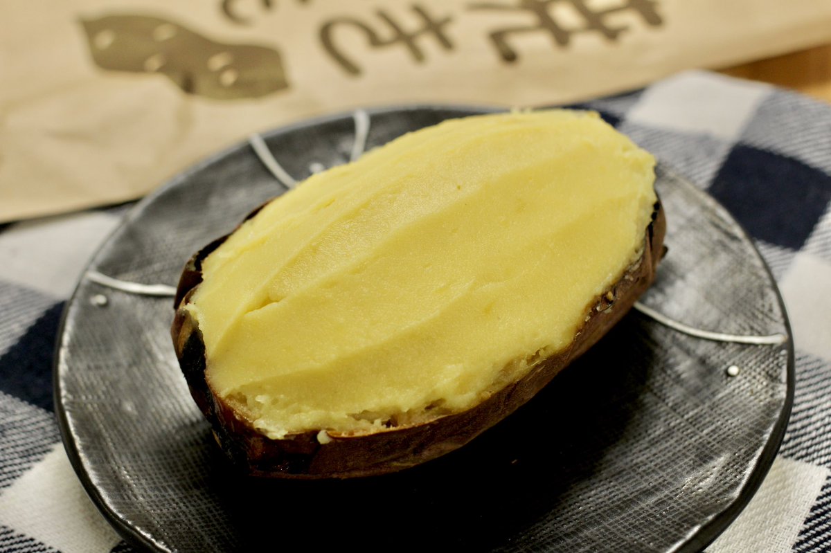 200円の焼き芋でスイートポテトを作ると店の味になるからやって‼️  「焼き芋スイートポテト」  潰すのも楽チンだし、何よりとろ〜り甘〜い仕上がりに🍠✨ 