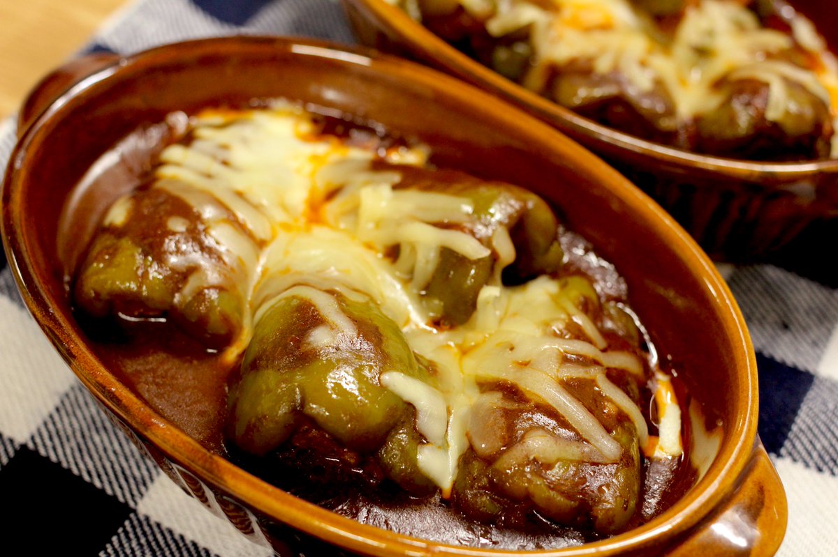 レンチン7分→5分でピーマンの肉詰めのデミ煮ができたんだけど、偏食魔王の長男が完食✨デミだれもご飯で拭き取るようにきれいに食べてくれた😭 