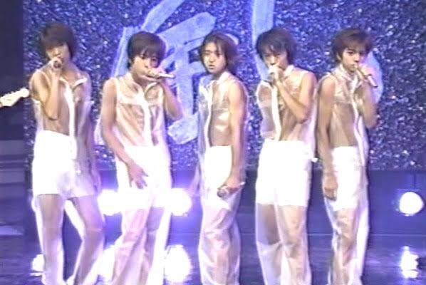 スケスケだった、「嵐」デビュー時の衣装 