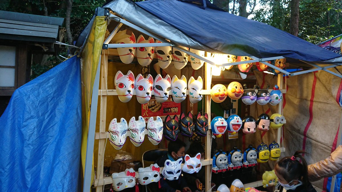 鬼滅の刃・育手鱗滝左近次の弟子達の効果により、露天のお面屋さんが狐の面を扱う原点回帰現象