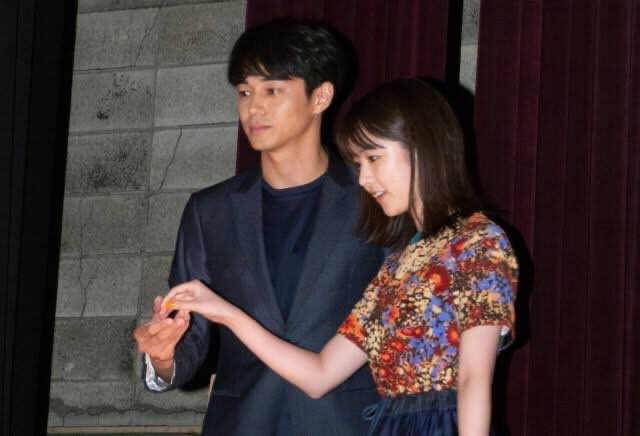 杏が妊娠＆双子育児で大変な時に未成年の唐田えりかと3年間に及ぶ不倫をしていた東出昌大のドクズさに比べ、ドラマ共演で杏のことが好きになったけど「杏さんの横に東出さんがチラつくので自制してます」と語り、不倫が発覚したとたん唐田えりかのフォローを外す氷魚くんの行動ときたら... 