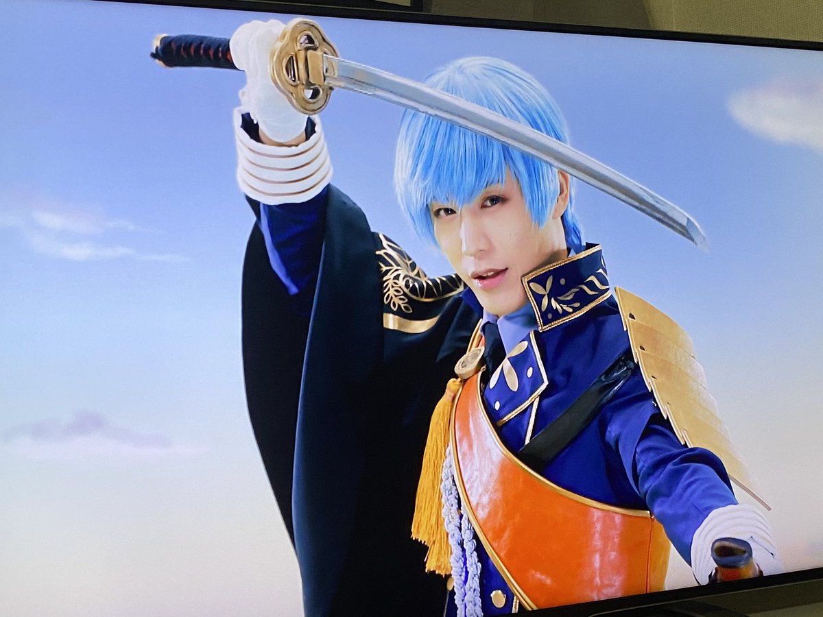 一期一振のCM、いきなり鮪が襲いかかって来て、それを斬りそのままくら寿司に提供してそれを食べるって流れでした