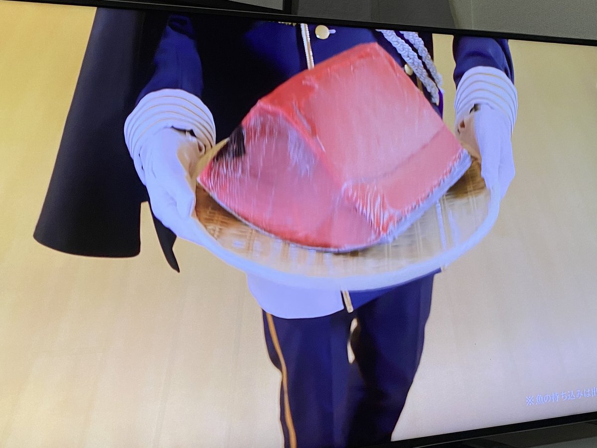 一期一振のCM、いきなり鮪が襲いかかって来て、それを斬りそのままくら寿司に提供してそれを食べるって流れでした