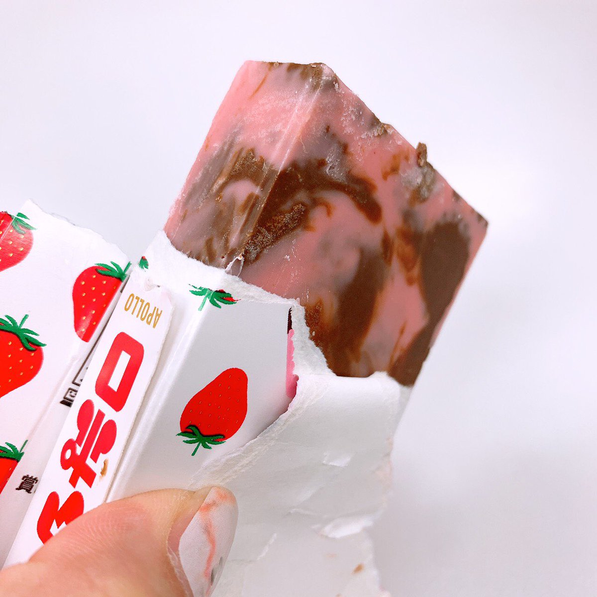 アポロチョコ車に放置してたら溶けちゃったので冷凍庫いれて事なきを得た🤪 