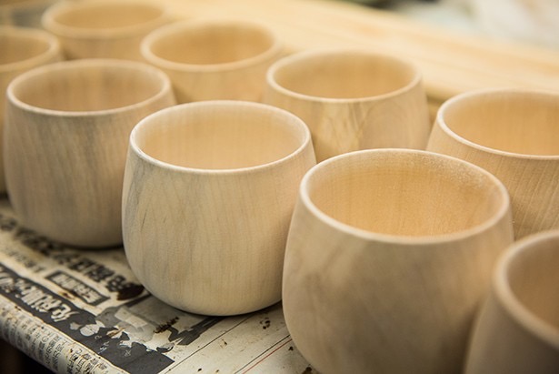 【岐阜の皆さんぜひ】飛騨高山の地元の木工技術と漆塗りで仕上げた地元産のカップ