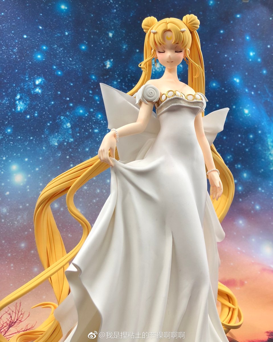  スカートから浮かび上がる太もものラインの優雅さがヤバイ #セーラームーン #月野うさぎ   