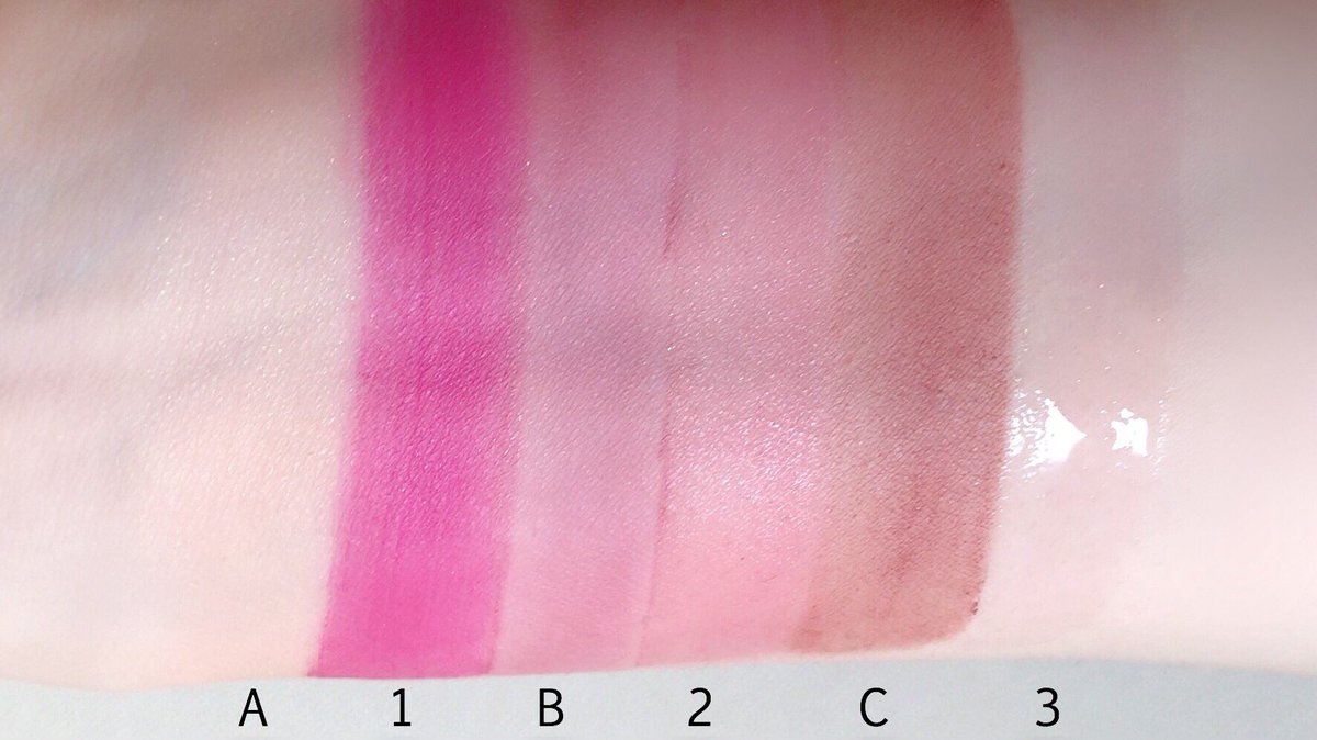 紫担当の推しメイクに合うリップ＆チーク パープルアイには、ピンクやカシスをあわせるのが好き