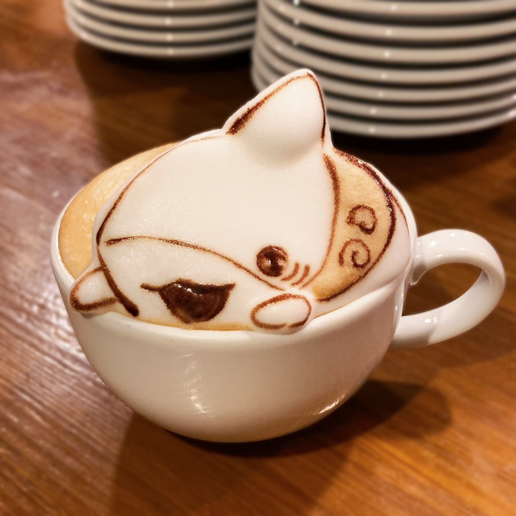 おでかけ子ザメちゃんのラテアート🌷🌼 