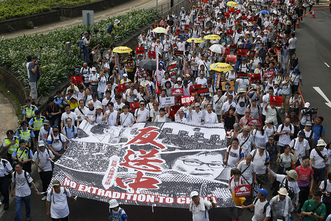 去年の6月9日に、100万人以上の香港人が逃亡犯条例に反対する為に立ち上がりました