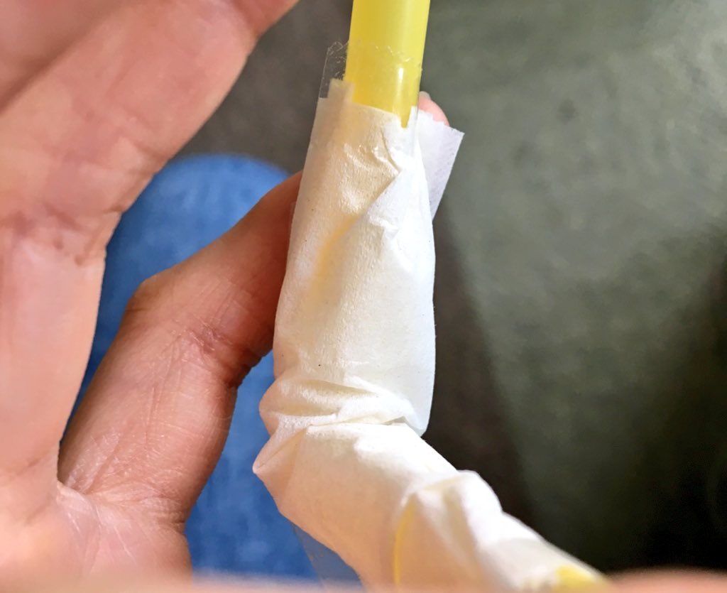 服のシワが大の苦手だからストローとティッシュとセロハンテープでモデル作った