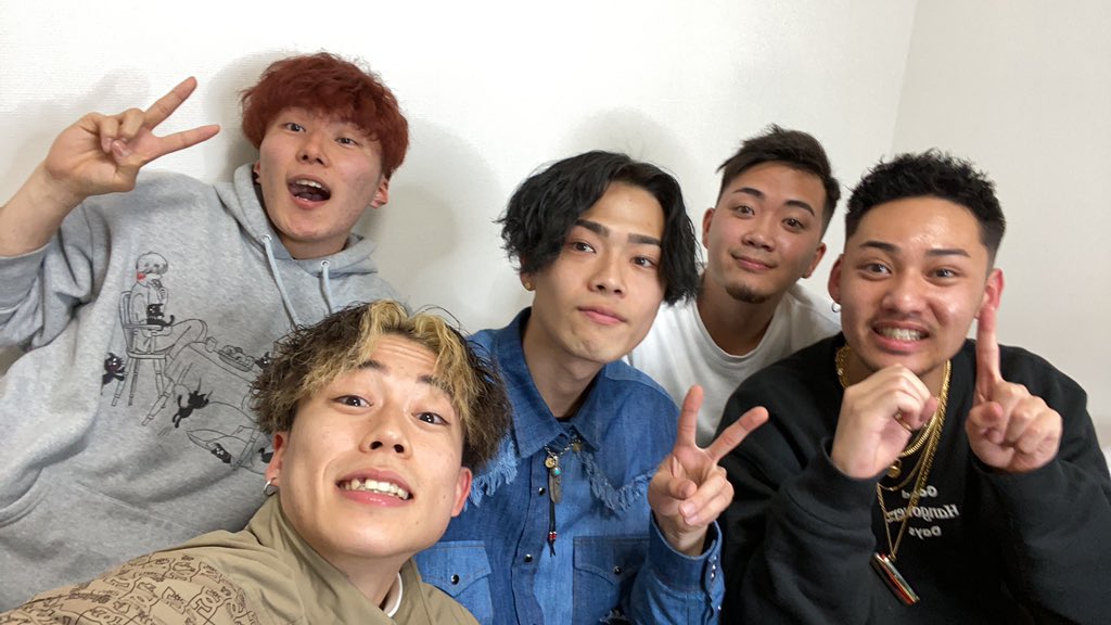 コムドットチャンネル登録者 🔥100万人達成🔥 感無量という言葉を初めて超えました