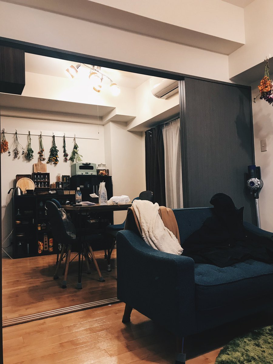 社会人 1年目の部屋 2年目の部屋 4年目の部屋 6年目の部屋  変わったなぁ... 