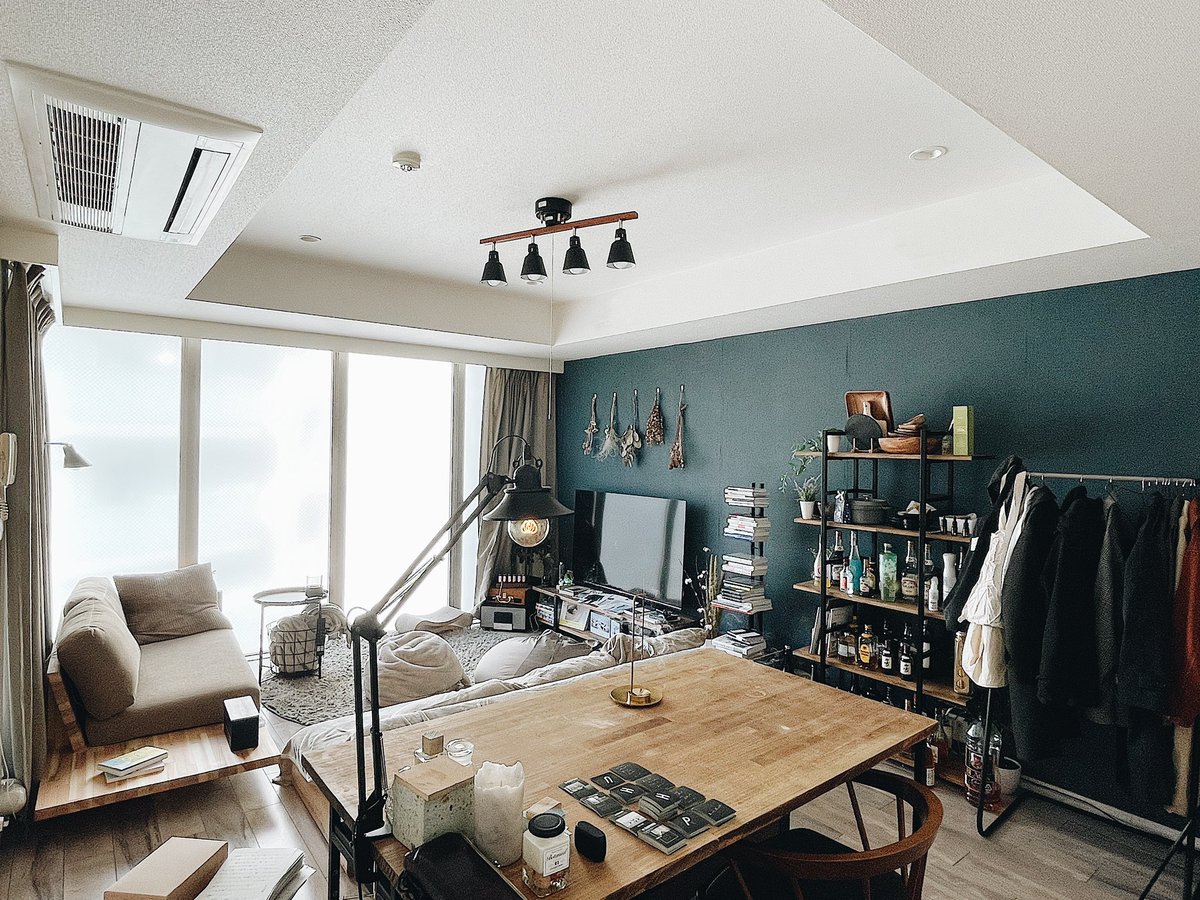 社会人 1年目の部屋 2年目の部屋 4年目の部屋 6年目の部屋  変わったなぁ... 