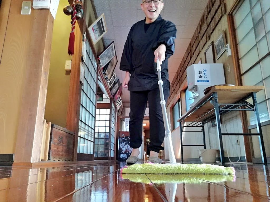 クイックルワイパーに装着すれば水拭きがめちゃくちゃ捗ります