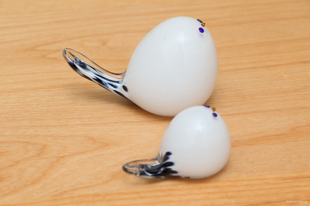 「ガラスの街」で知られる小樽の北一硝子（クリスタル館）でみつけたシマエナガの置物が最高にかわいい