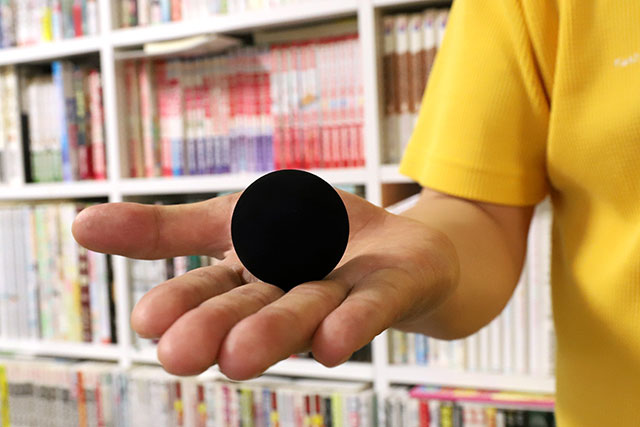 光陽オリエントジャパンさんが作ったすげえ塗料「黒色無双」で塗ったピンポン玉でも見て脳バクらせましょうや