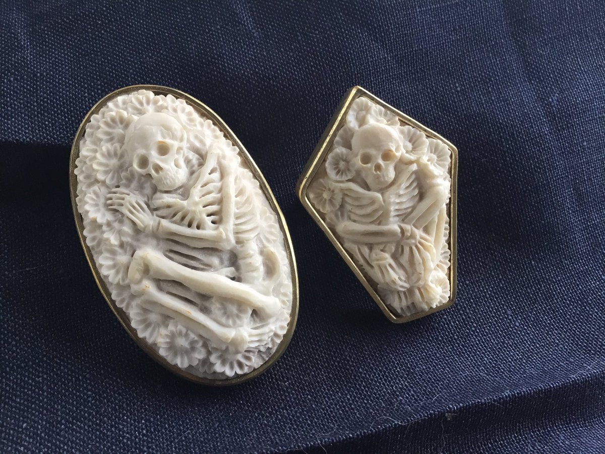 作ってる最中に「メメント・モリ夫」と呼んでたので、いざ作品名を考えようとしても他の案が全く出てこなくなりました