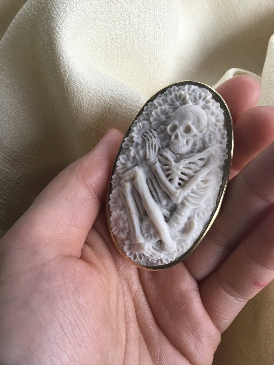 作ってる最中に「メメント・モリ夫」と呼んでたので、いざ作品名を考えようとしても他の案が全く出てこなくなりました