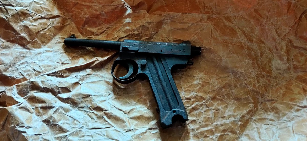 【速報】ワイの自宅(実家)から戦前の拳銃が出てきた  ※何かあったらアレなので近所の警察署には連絡しといた