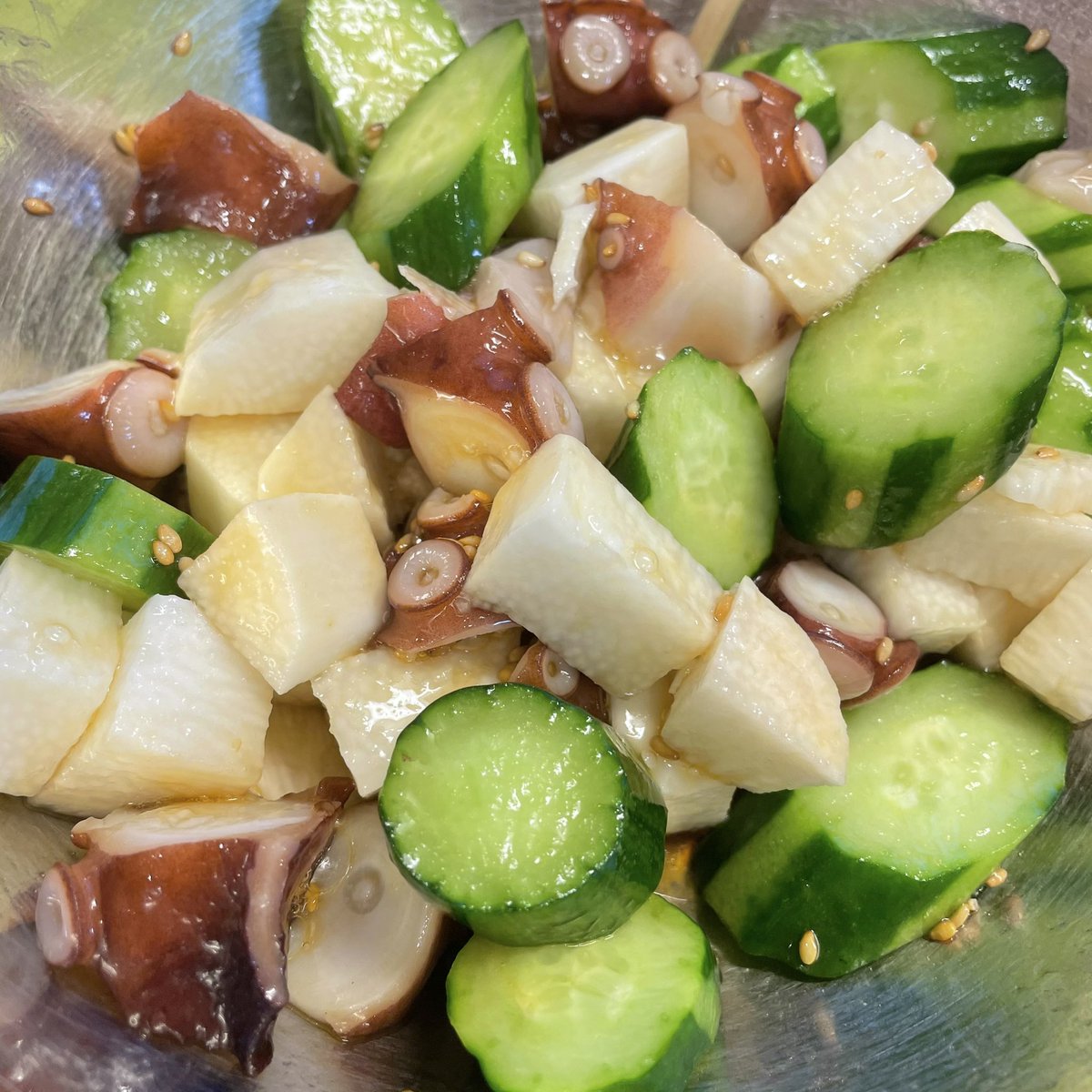   白だし大さじ2 醤油 大さじ2 オリーブオイル ひとまわし ごま 適量  を入れて混ぜるだけ