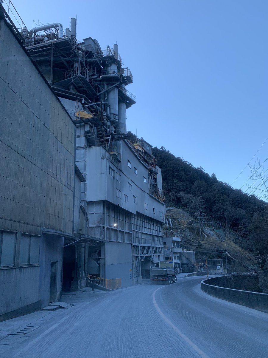 やっぱりすごい  これで公道ってところもすごい  誰でも通れます 