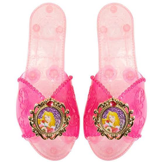 こういう感じの靴の大人用が欲しすぎて気が狂ってきた 