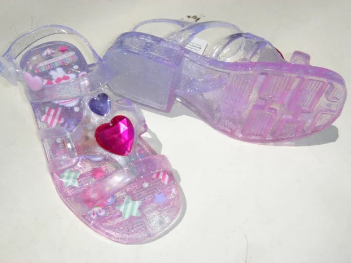 こういう感じの靴の大人用が欲しすぎて気が狂ってきた 