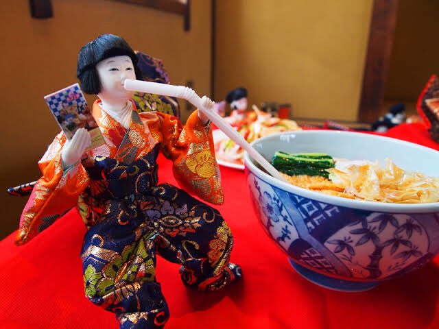 引退したお雛様を自由に飾る「福よせ雛」というものがあるのだが、毎日がエブリデイでフリーダムな自由を全力で楽しんでるので来世は福よせ雛になりたい