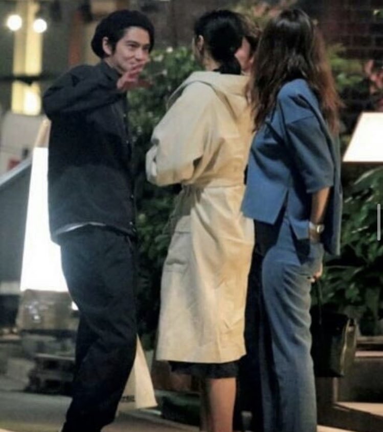 東出昌大の不倫が発覚したことによって私的には榮倉奈々ちゃんを大事にしてる賀来賢人の好感度上がりまくりなんだが