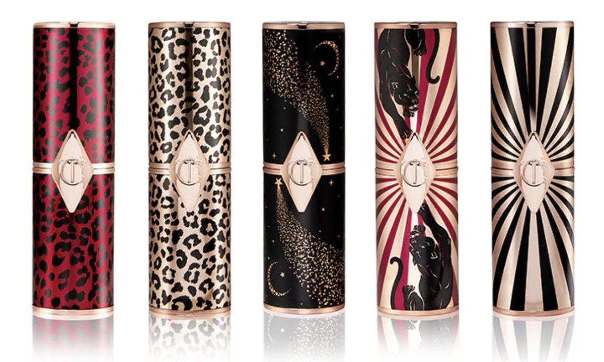 Charlotte Tilburyのリップ、パッケージかわぃいいいいいいぃいいぃい♡♡♡♡♡ レオパードに星空♡♡♡♡♡ カイリー・ミノーグやオリヴィア・パレルモ、JKローリングなど11人のアイコニックな女優、作家、ミュージシャンなどをイメージして作ったシリーズだそう♡♡♡♡♡ たまらーん