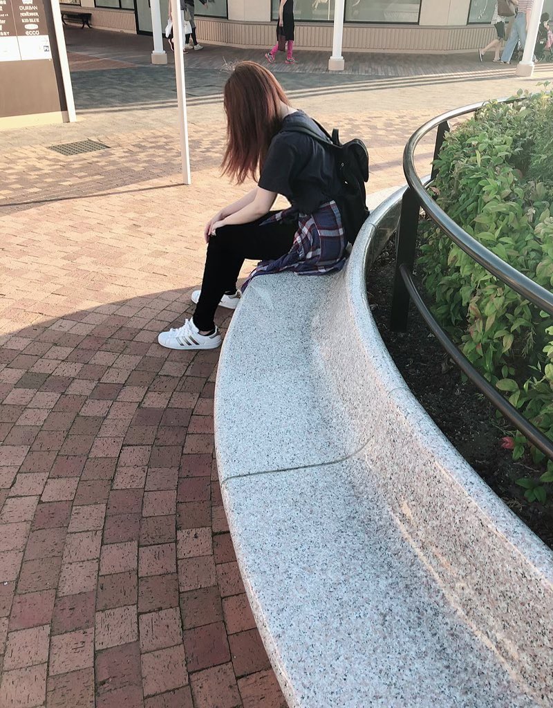 鬱病やった時に無理矢理アウトレットモール連れて行かれた私見て 