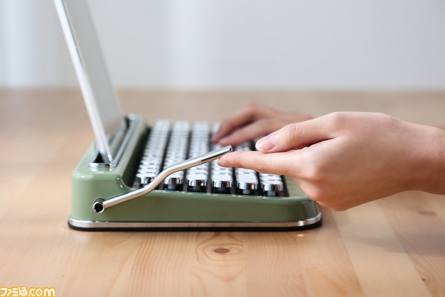 タイプライター風ワイヤレスキーボード“PENNA KEYBOARD”が発売
