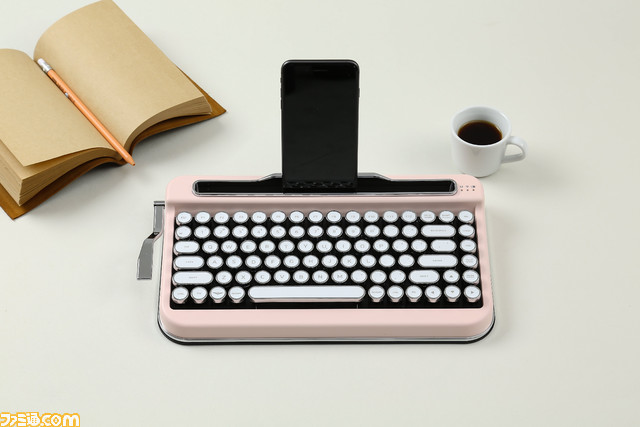タイプライター風ワイヤレスキーボード“PENNA KEYBOARD”が発売