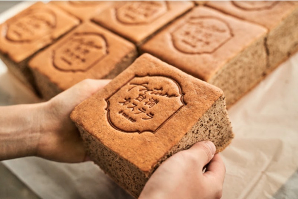 アールグレイ専門店「アンドアールグレイ」“極上”の台湾カステラ、茶葉を練り込んだふわふわ生地 -  