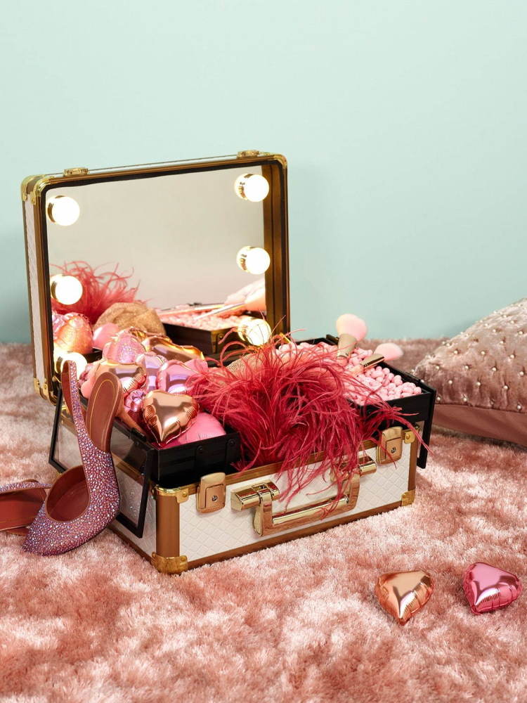 フランフラン“ハリウッドのバックステージ”イメージのメイクボックス、ライト付きミラーなど自宅仕様に -  